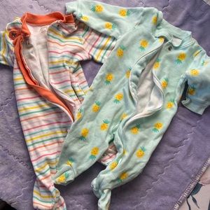 Lot of two zipper pajamas